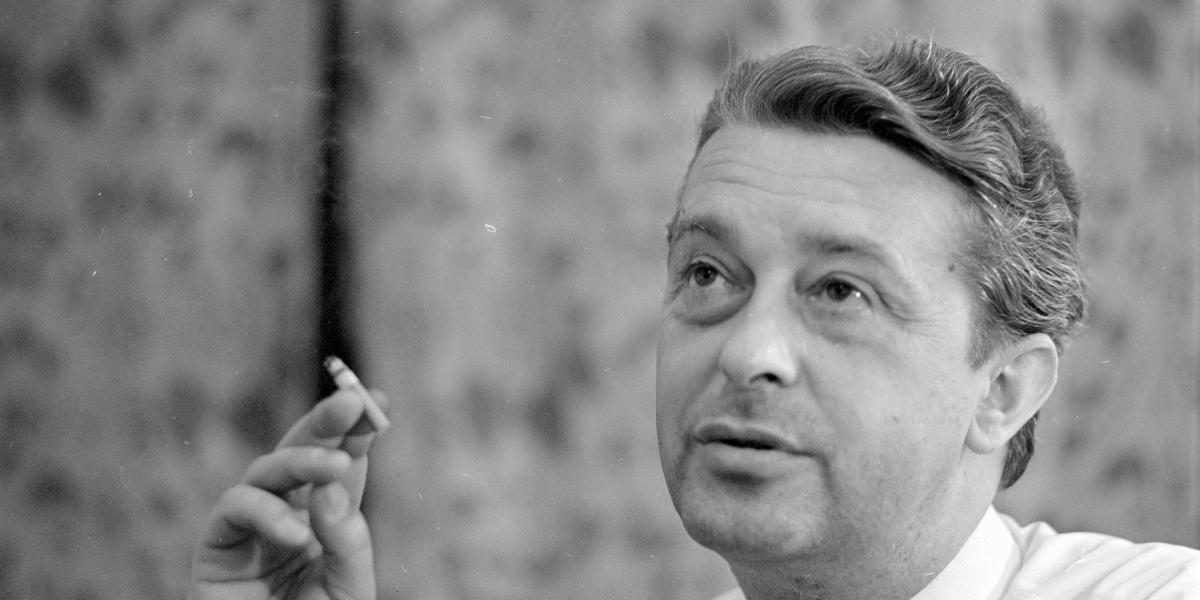 Mensáros László eleganciája, tartása, sugárzó intellektusa valóban kiviláglott az akkori időkből