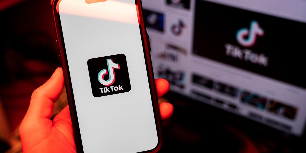  A politikai botrányokkal könnyen felhasználókat veszíthetnek