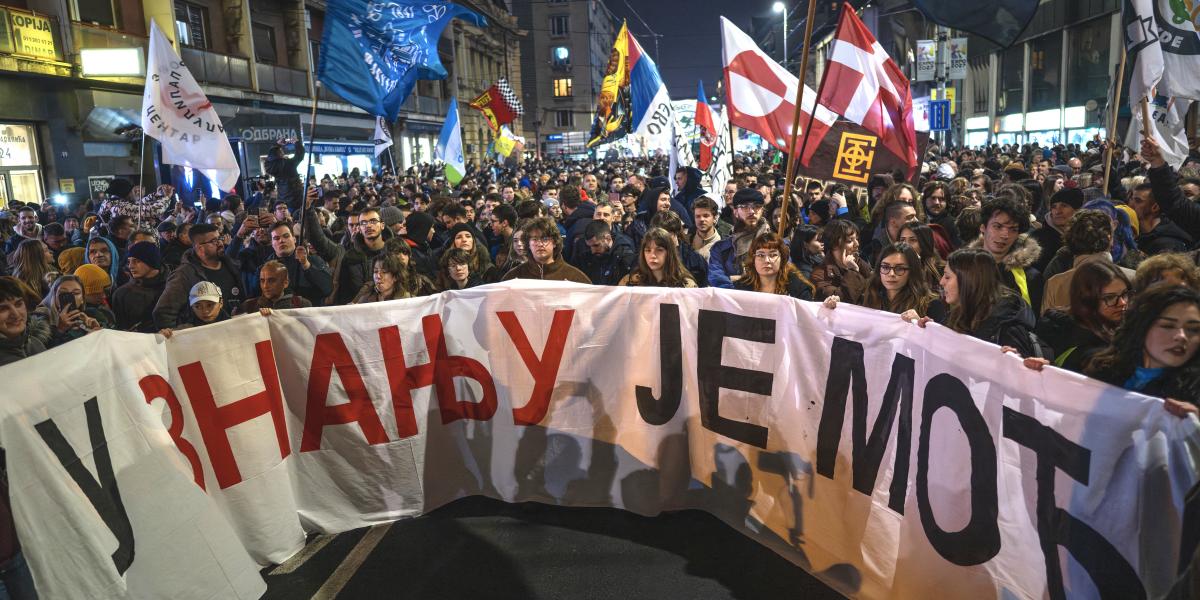 Belgrádban újra tízezreket vittek utcára a diákok a Vučić-rezsim ellen