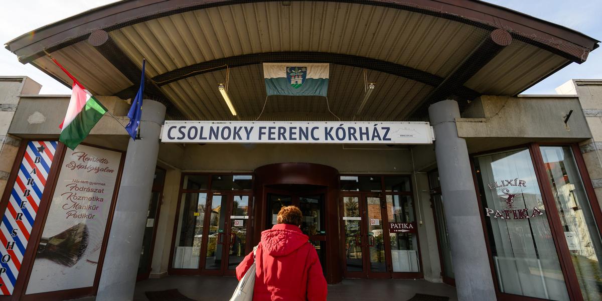 Súlyos, nyílt állkapocscsonttöréssel került a Veszprém megyei kórház ügyeletére egy férfi