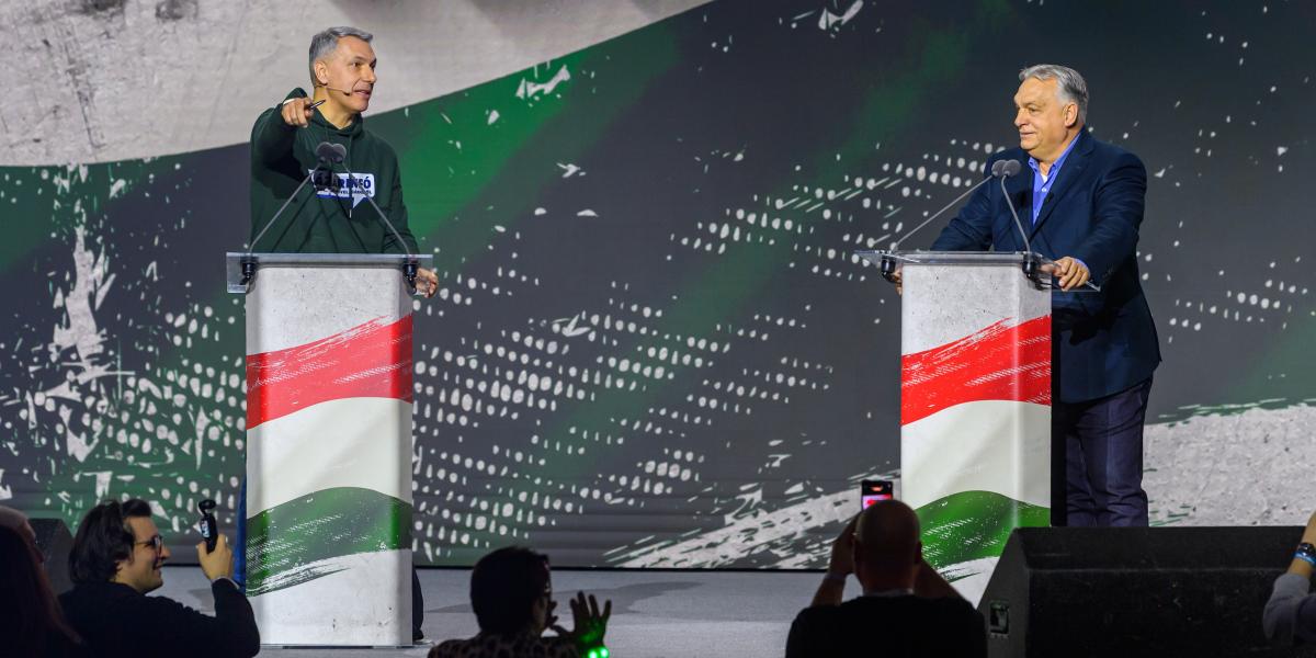 Lázár János és Orbán Viktor 2025. december 20-án a Digitális Polgári Körök szegedi nagygyűlésén 