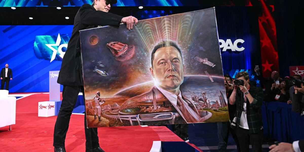 A SpaceX atyja, Elon Musk nagyra törő terveit egy évtizeden belül akarja megvalósítani, de mégsem a Marson