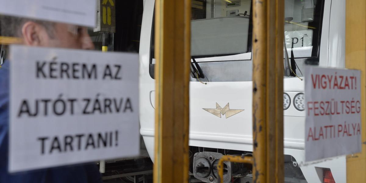 Metrókocsi a remizben 2017-ben 