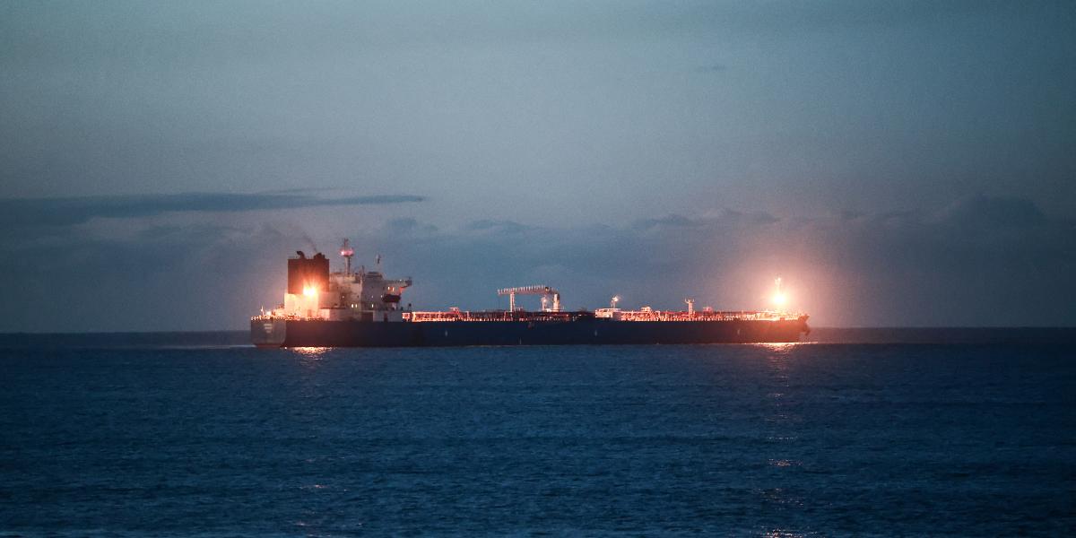 Az orosz árnyékflottát a szankciók kijátszására hozták létre. A képen a Grinch nevű olajszállító a francia partok közelében, még janu­árban