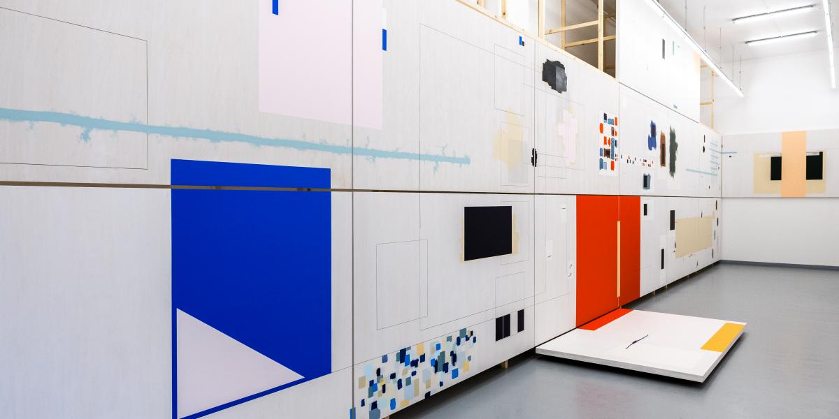 Az egyes táblák igazán együtt, az összefüggéseikben válnak izgalmassá