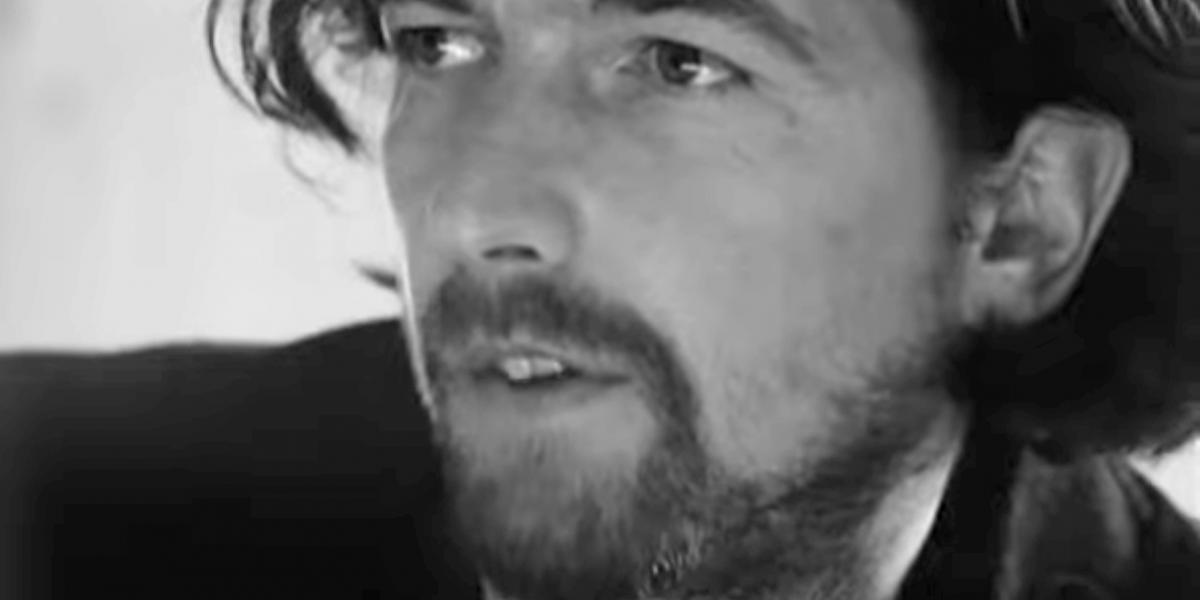 A csaló, manipulátor
és besúgó
Irimiás (Víg Mihály)
Tarr Béla
Sátántangó című
filmjében, amely
Krasznahorkai
László azonos
című regényéből
készült