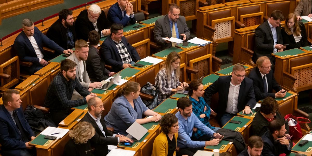 Ellenzéki padsorok 2022 októberében. Többen idén is szerencsét próbálnak