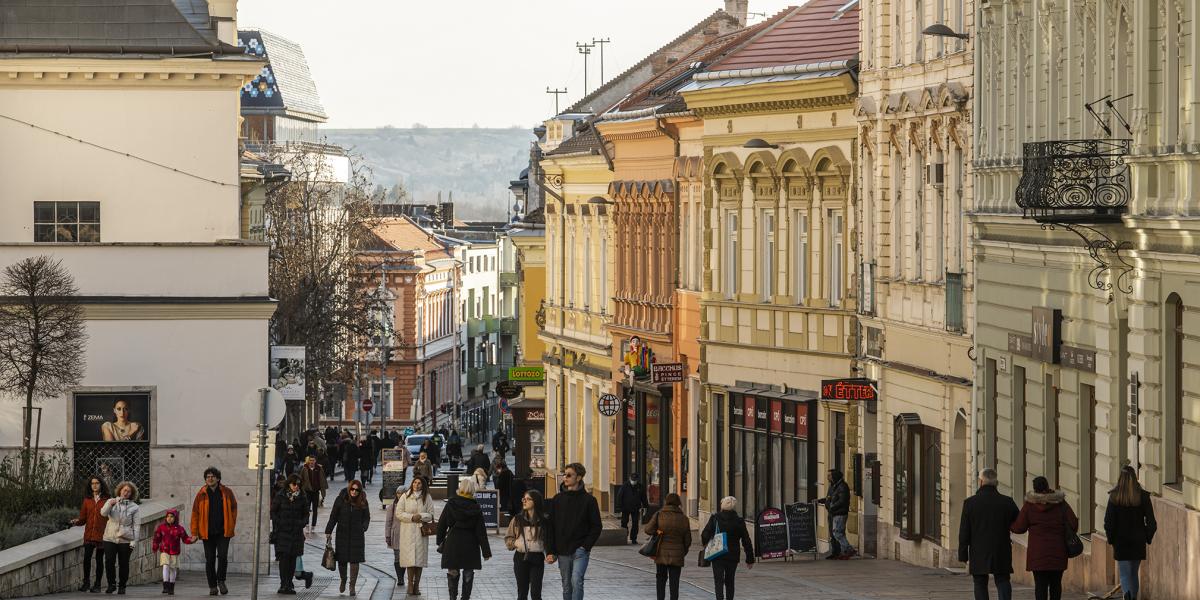 Pécs. A Fidesz érzi az elutasítottságot, nem is reklámozzák agyon a narancsos emblémát