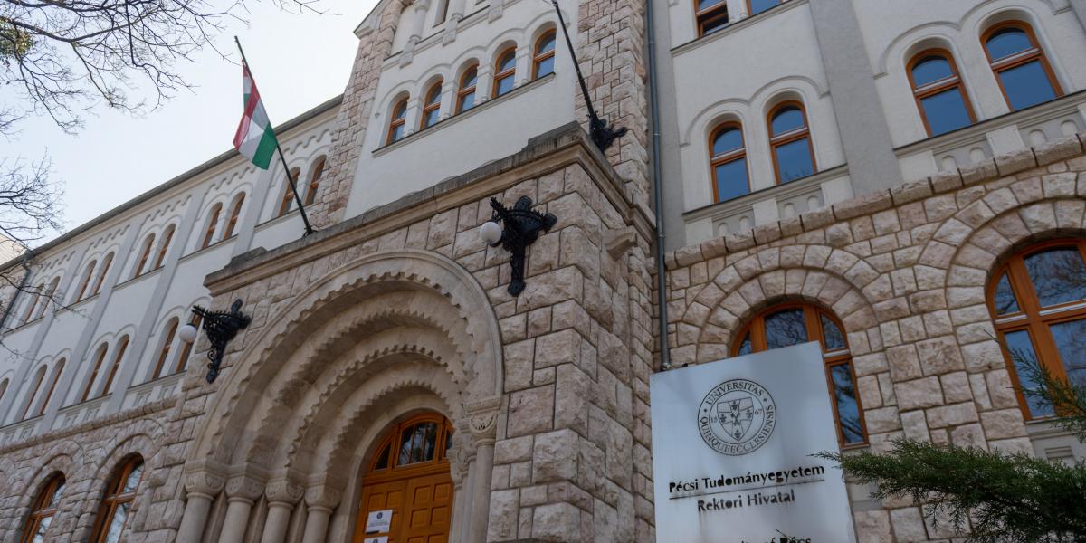  Pécsi Tudományegyetem, rektori hivatal. 