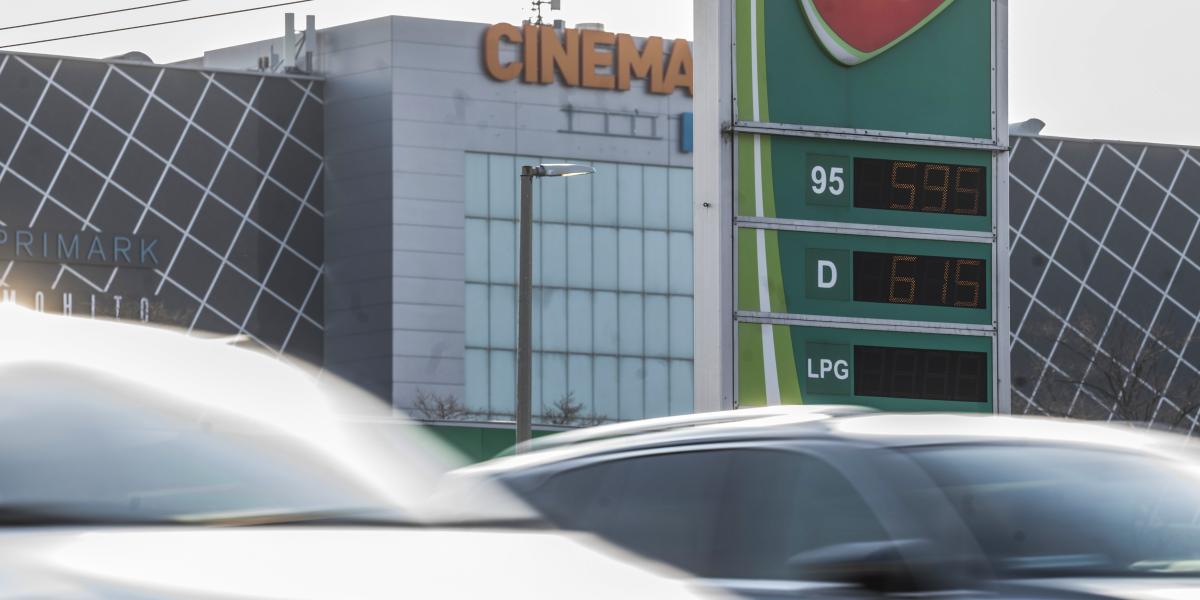 Robogók, rendszám nélküli mezőgazdasági járművek, kannával érkezők sem tankolhatnak védett árú üzemanyagot