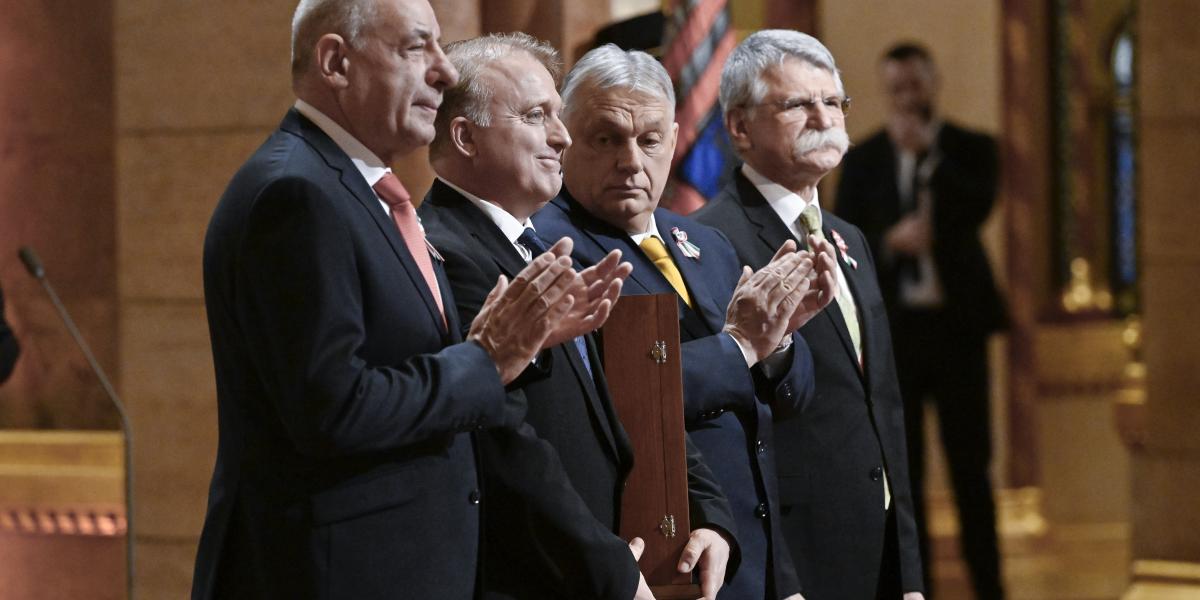 Lackfi János és a magyar közjogi méltóságok