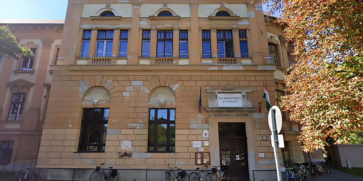 A szentesi Horváth Mihály Gimnázium.