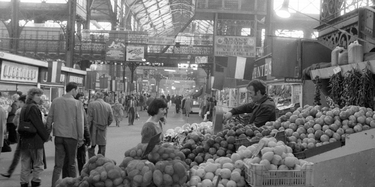 A Tolbuhin körúti Nagyvásárcsarnok kínálata 1984-ben – Margaret Thatcher is itt vásárolt