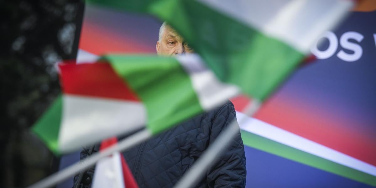 Orbán Viktor Ócsán. Drámai fordulat jöhet Budapesttől délre. A Fidesz úgy tűnik, hiába próbálta meg visszabillenteni a régiót