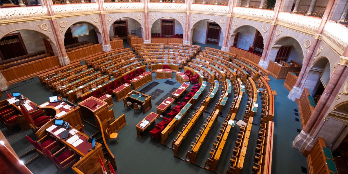 Pihen a T. Ház. A kétharmados Fidesz a parlament szabályait is átírta