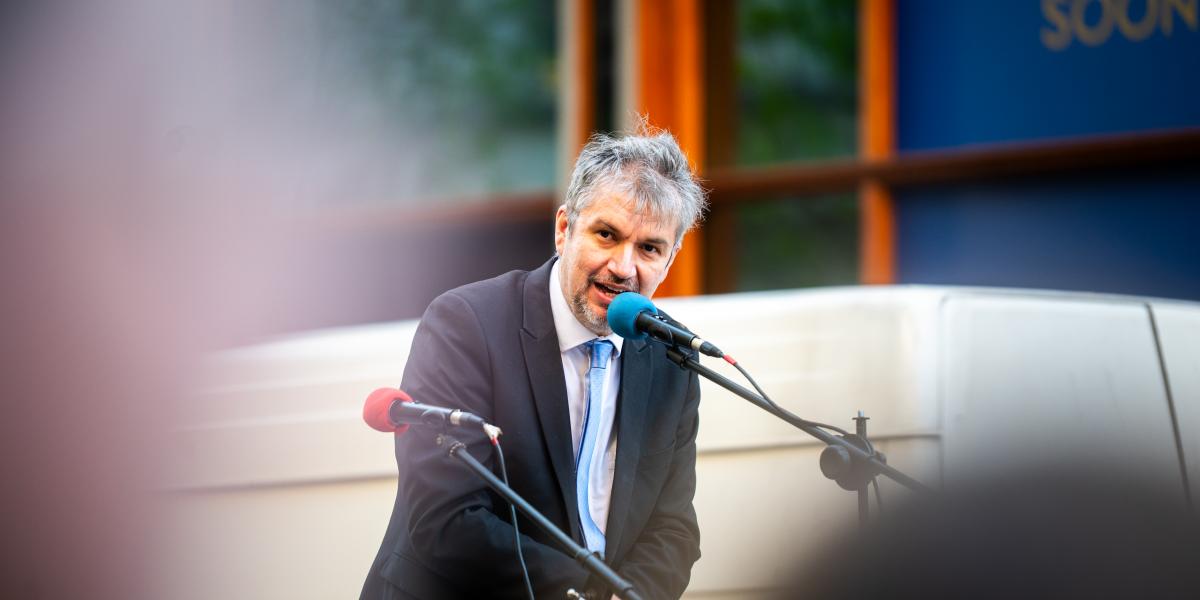 Hadházy Ákos - Korábbi felvétel 