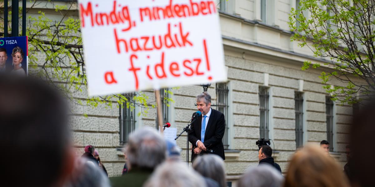 Hadházy Ákos április 7-én 