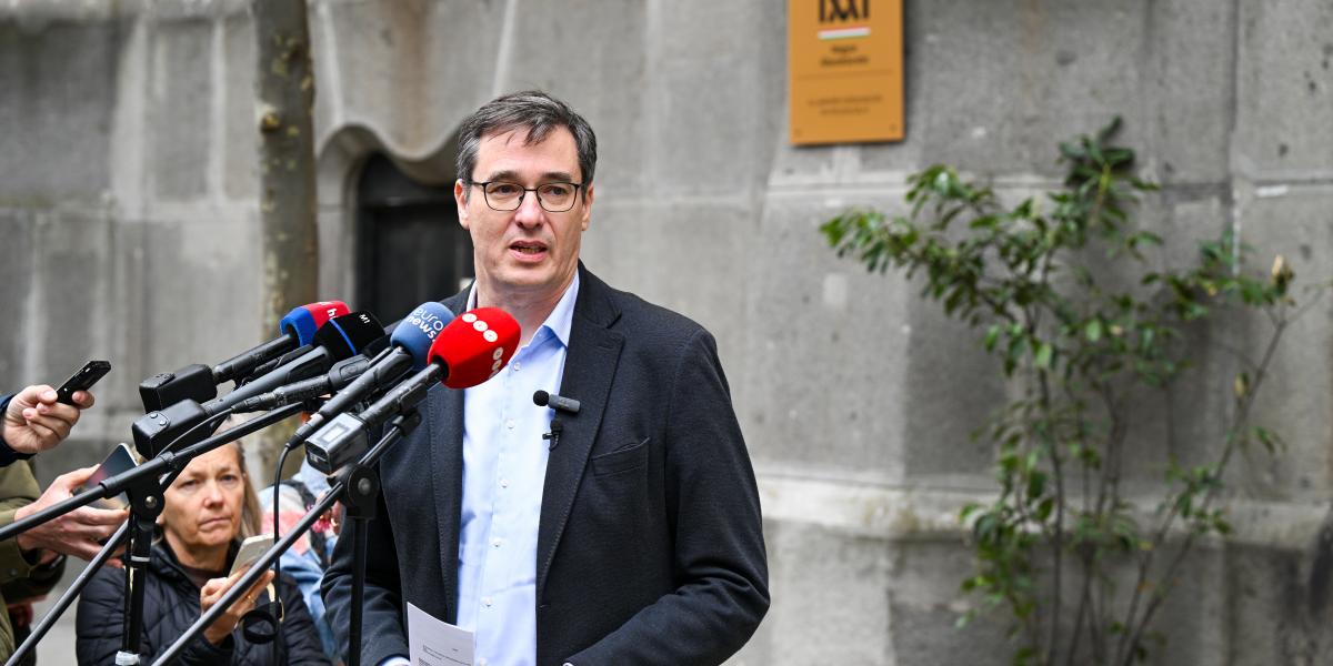 Karácsony Gergely sajtótájékoztatója a Magyar államkincstár előtt április 14-én 