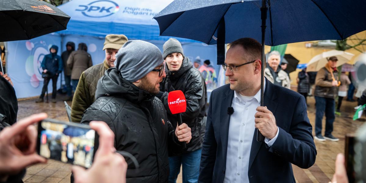 Győrfi Mihály polgármester Orbán Viktor országjárásának szolnoki állomásán március 30-án 