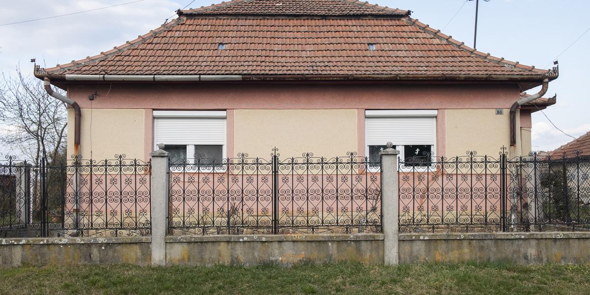 A szakértők javaslata szerint a szociális klímaalapból a hazai Kádár-kockák szigetelésére és felújítására is lehetne költeni