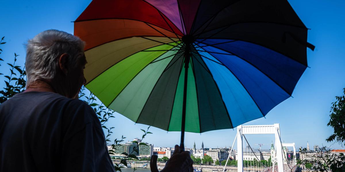 Rekordrészvétel mellett, békésen zajlott le a betiltott 30. Budapest Pride 2025. június 28-án 
