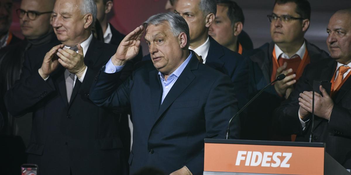 Orbán Viktor miniszterelnökként megbukott, de egyelőre a Fidesz elnöke maradt