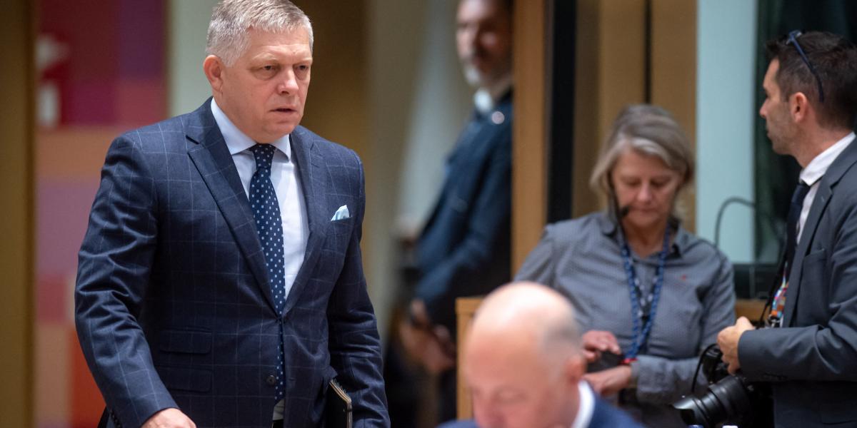 Az EP-képviselők mielőbb nyomást gyakorolnának Robert Fico kormányára, hogy ne ismétlődhessen meg a magyar forgatókönyv