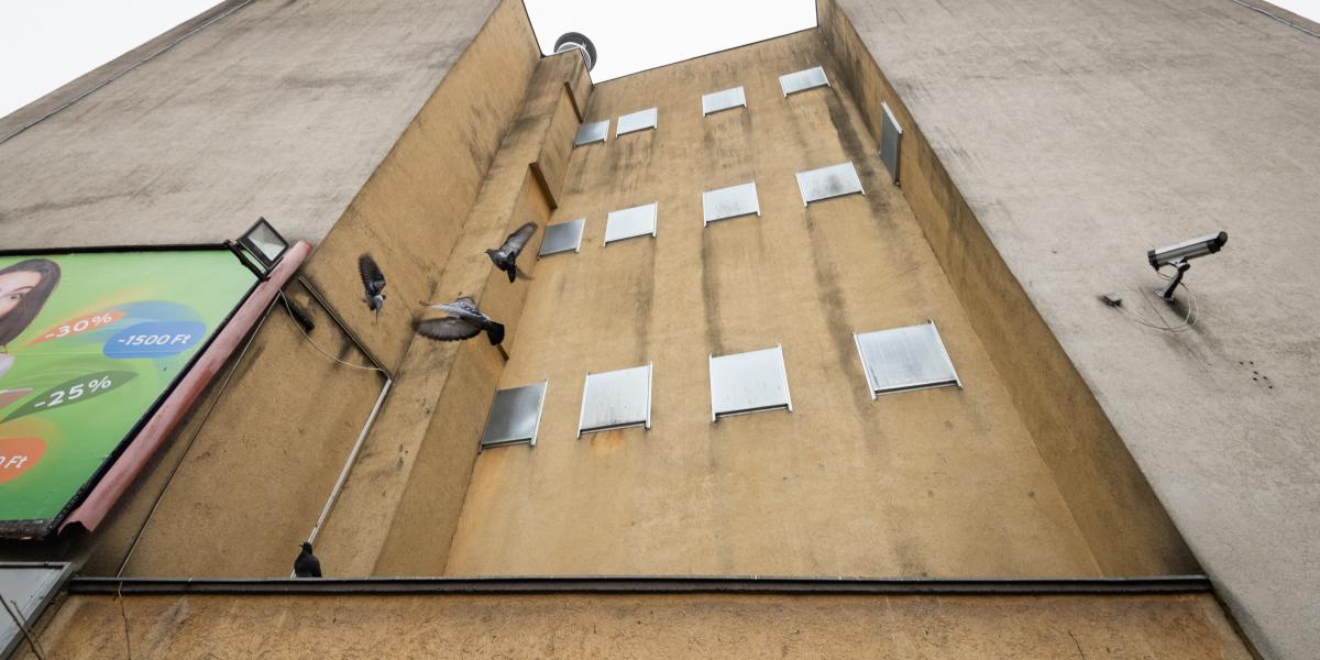 A Szőlő utcai épület egyik fala - Korábbi felvétel 