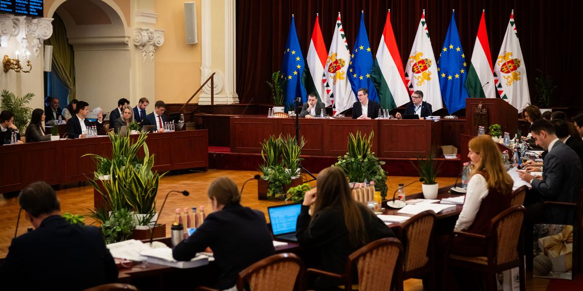 Hiányos lehet a Fővárosi Közgyűlés, ha a pártok nem lépnek