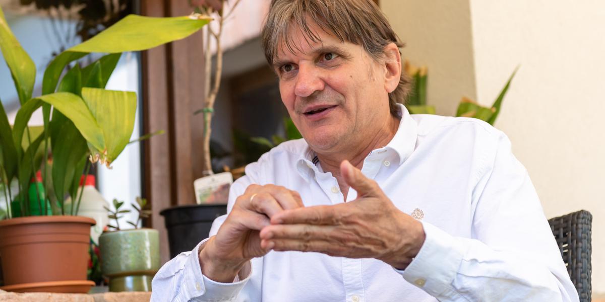 Heindl Péter nem titkolja, hogy örült a Tisza győzelmének, ám ha a mostani kormány megismétli elődje hibáit, ő újra akcióba lép