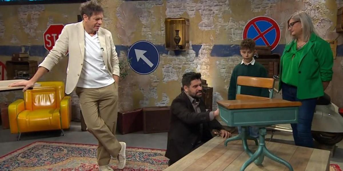 A Kincsvadászok a TV2-n – egyszerűnek látszó tárgyak kapcsán tárulnak fel gyártási eljárások, művészeti stílusok, üzleti kontextusok 
