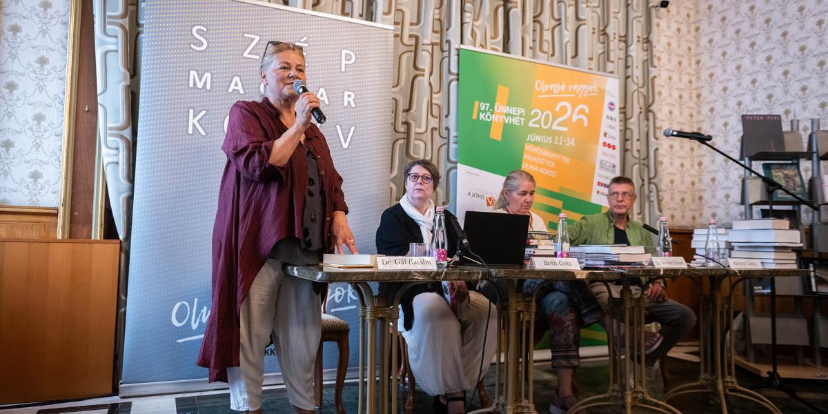 Gál Katalin, az MKKE elnöke szerint az idei könyvhét kizárólag a könyvszakma szereplőinek hozzájárulásával valósulhatott meg, állami támogatások híján