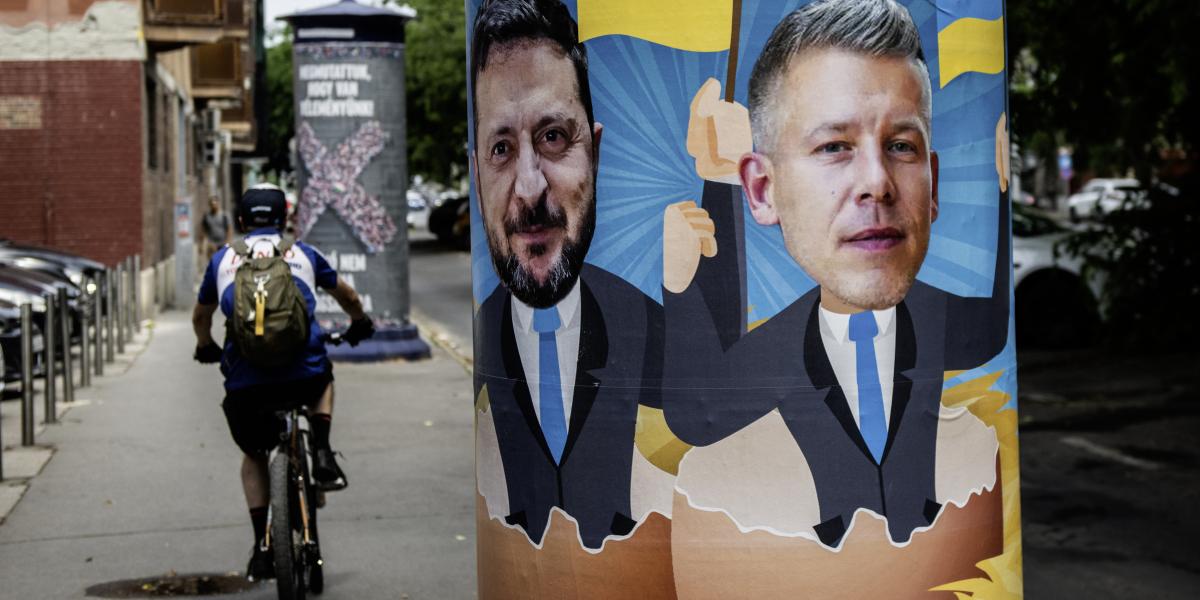 A plakáton már „találkoztak”, a valóságban még nem. 