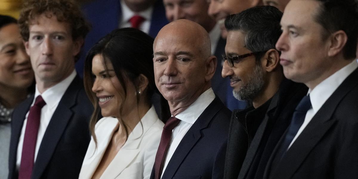A techcégek vezetői ma már látványosan keresik Trump kegyeit