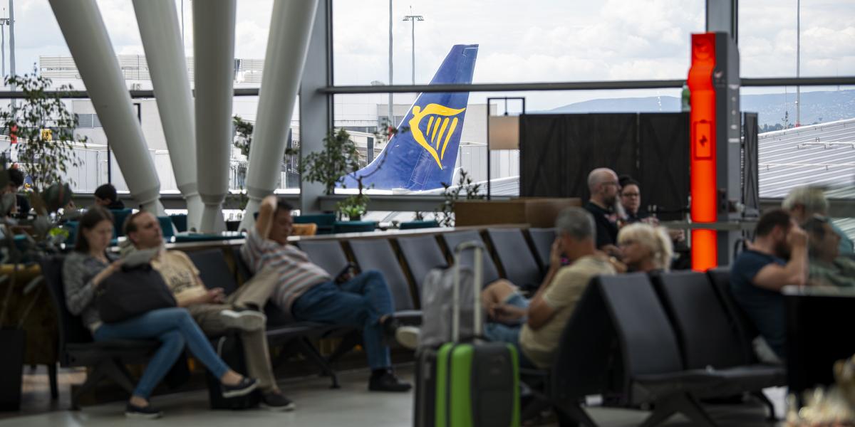 Minél később vásárol az utazó plusz szolgáltatásokat, például csomagfeladást, annál többet fizet