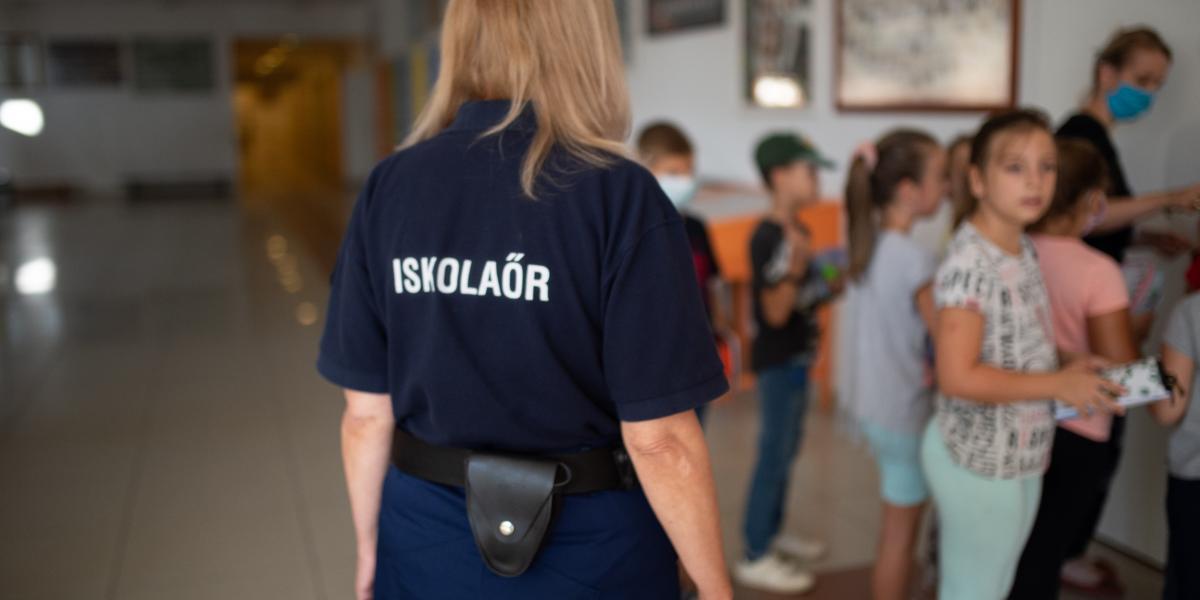 Akadt olyan beadvány is, amelyben iskolaőrökre tettek panaszt
