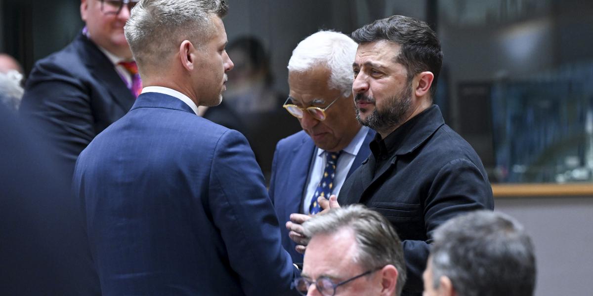 Magyar Péter és Volodimir Zelenszkij ukrán elnök a brüsszeli EU-csúcson