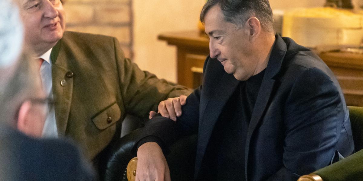 Semjén Zsolt és Mészáros Lőrinc. Véget érhet az állami támogatás