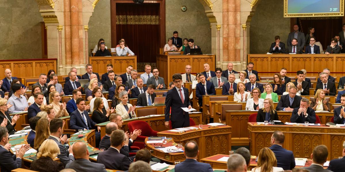 Az Országgyűlés rendkívüli ülése 2026. július 7-én