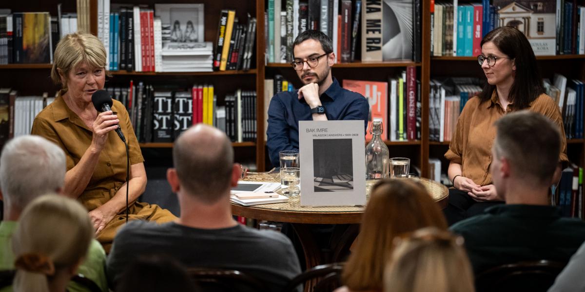 Topor Tünde, az Artmagazin főszerkesztője Fehér Dávidot, a Közép-Európai Művészettörténeti Kutatóintézet (KEMKI) igazgatóját és Deim Réka művészettörténészt kérdezte 