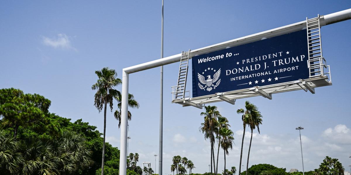 Csütörtöktől Donald Trump nevét viseli a floridai Palm Beach nemzetközi repülőtere