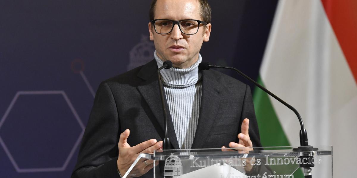 Demeter Szilárd a Petőfi Kulturális Ügynökség éléről távozva megjegyezte, a Magyar Kultúráért Alapítvány élén addig maradna, amíg az meg nem szűnik. Egyelőre hivatalos lemondását nem jelentette be.