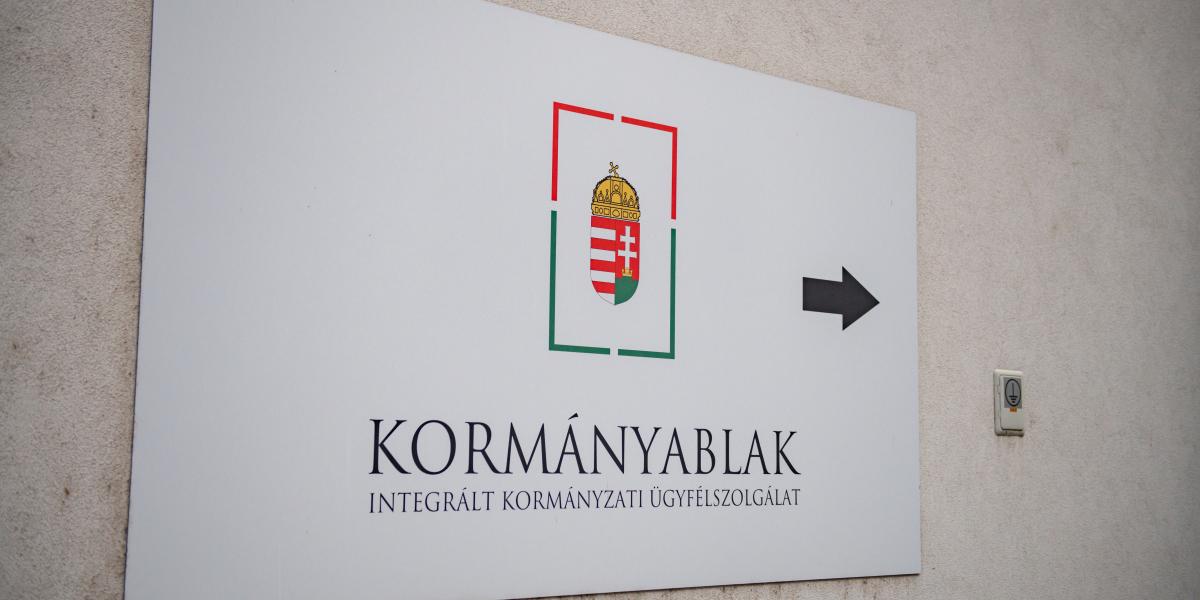 Országosan mintegy 135 ezer idősebb embert érint a személyazonosító igazolványok kötelező cseréje