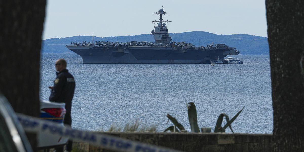 A világ eddigi legdrágább repülőgép-hordozóját, az USS Gerald Fordot is a Közel-Keletre vezényelte az USA
