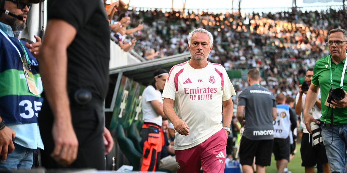 José Mourinho, a Real Madrid vezetőedzője a Ferencváros elleni felkészülési mérkőzésen