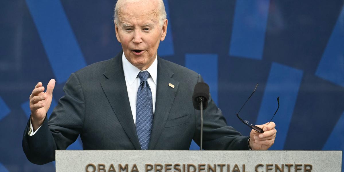 Joe Biden 2026. június 18-án Barack Obama chicagói elnöki könyvtárának megnyitóján