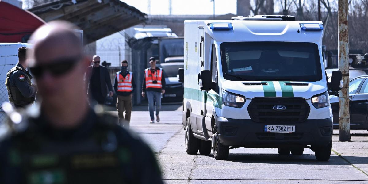 Az egyik lefoglalt pénzszállító a visszaadás előtt március 12-én 