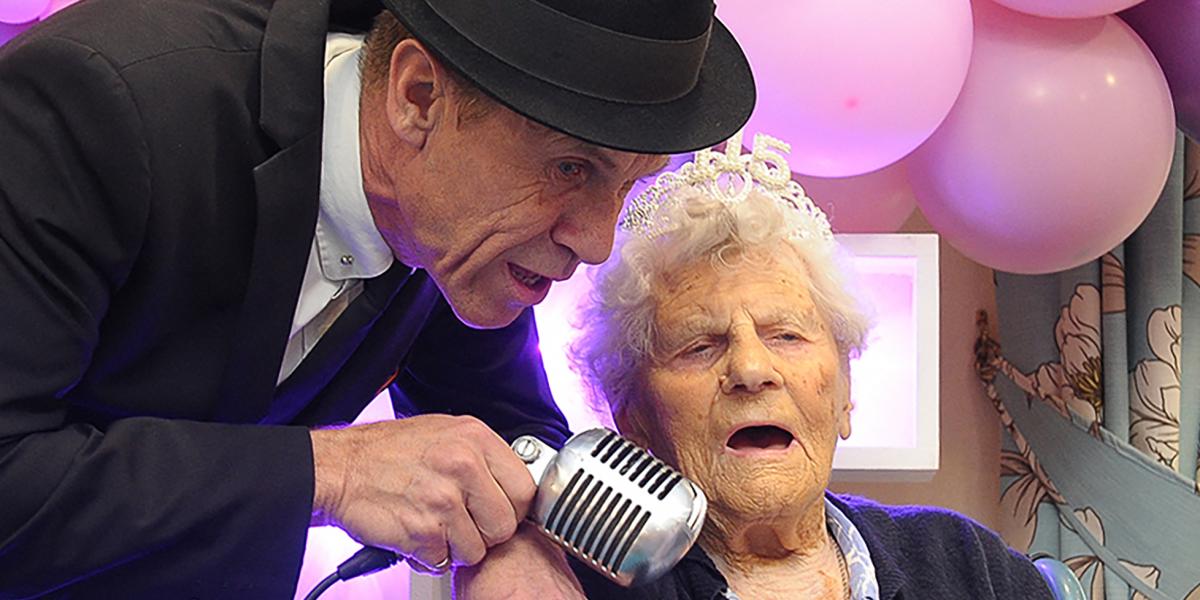 Ethel Caterham 2024. augusztus 21-én, a 115. születésnapi buliján