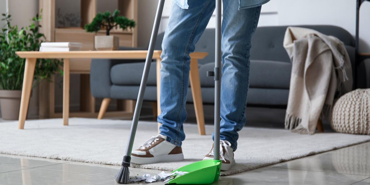 A szerző mostanában rákapott a sepregetésre (képünk illusztráció)