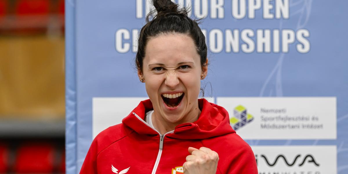 A második helyezett Guzi Blanka még az öttusa országos bajnokság nõi döntõjének eredményhirdetésén Budapesten 2026. március 14-én.